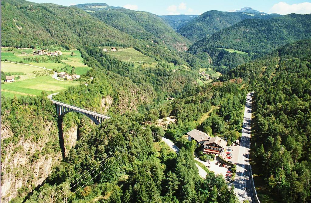 Hotel Brueckenwirt - Al Ponte Montagna Exterior photo